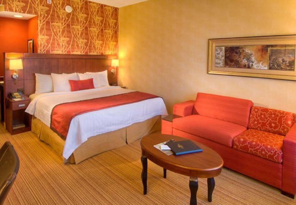 Courtyard Hotel Fertility